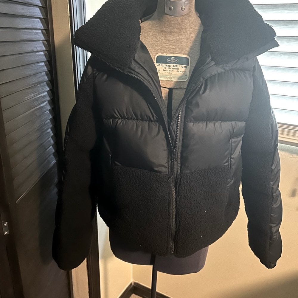 COLUMBIA Black Women's Puffer  Nylon/Sherpa Novelty Bomber Jacket sz M- medium